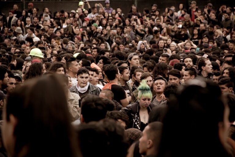 5 sfaturi pentru a învăța mai bine într-un mediu aglomerat