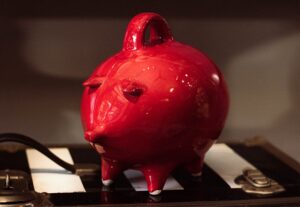 Photo "How to protect your savings in the face of economic crises"