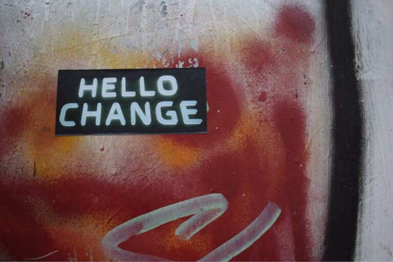 Cum să înțelegi impactul schimbărilor economice asupra afacerilor tale