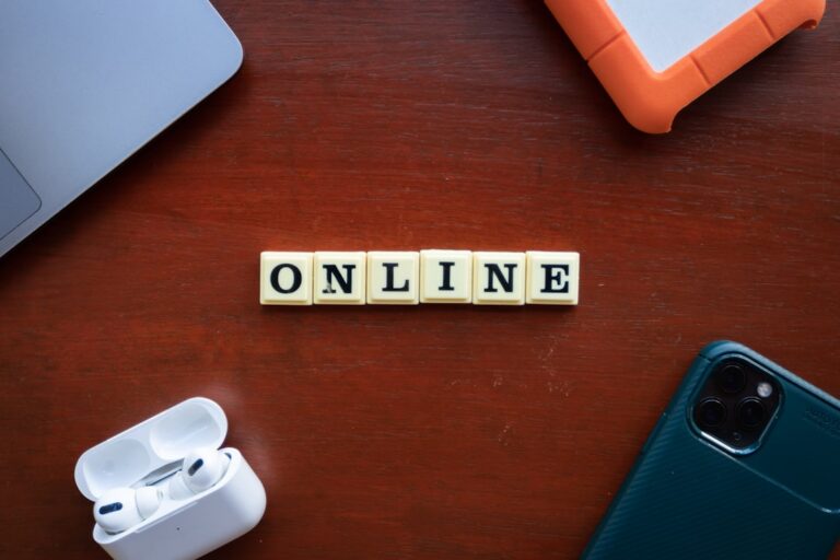 Ce să vinzi pe internet dacă vrei bani rapizi