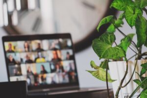 Cum faci un curs online și îl vinzi